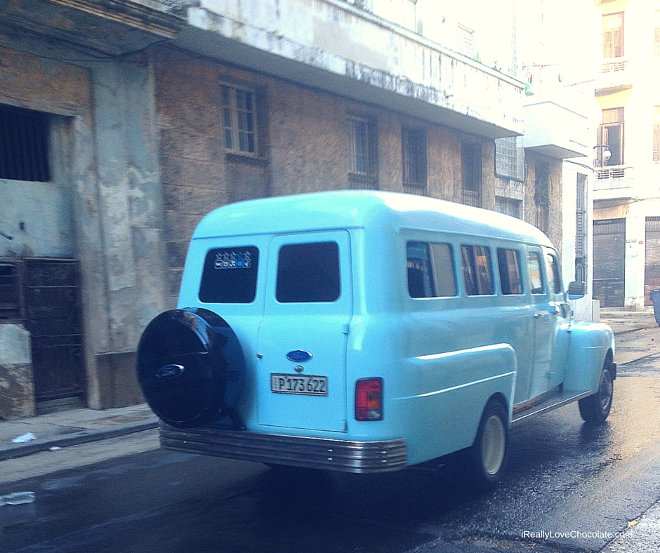 why are there old cars in cuba